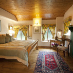 Thatcher's Rest Cottage master bedroom.